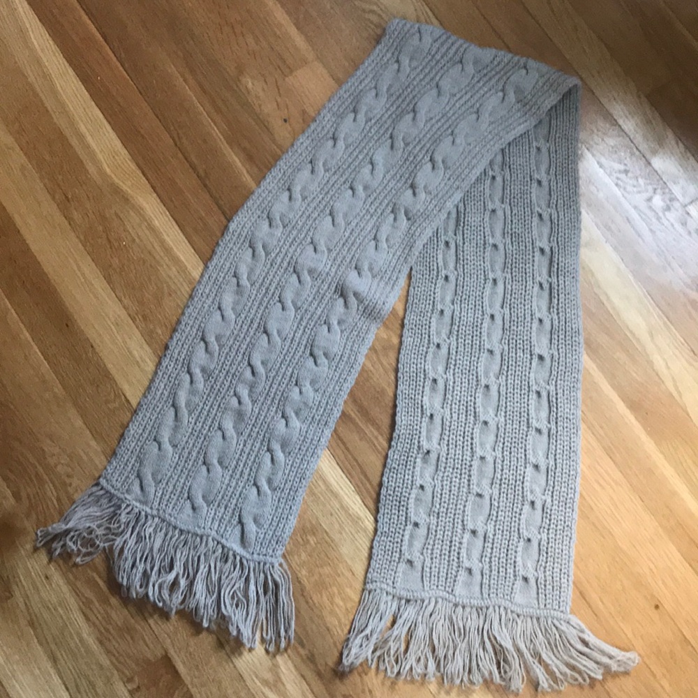 Scarf 🧣 - Picture 4 of 4